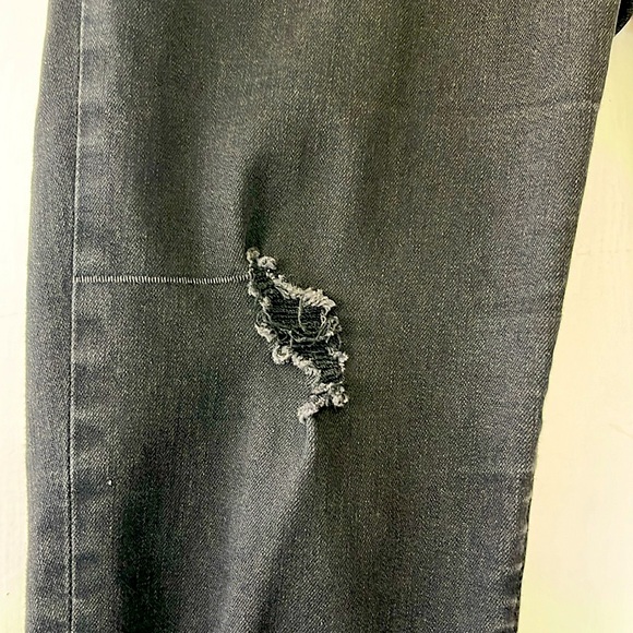 Articles of Society Distressed Skinny Jean - size 32 - Picture 2 of 9